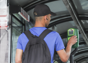 Em busca de emprego? Saiba o que será necessário para garantir passagem de ônibus de graça