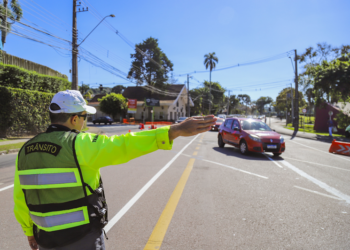 Trânsito em Curitiba terá bloqueios para o show de Anitta neste sábado