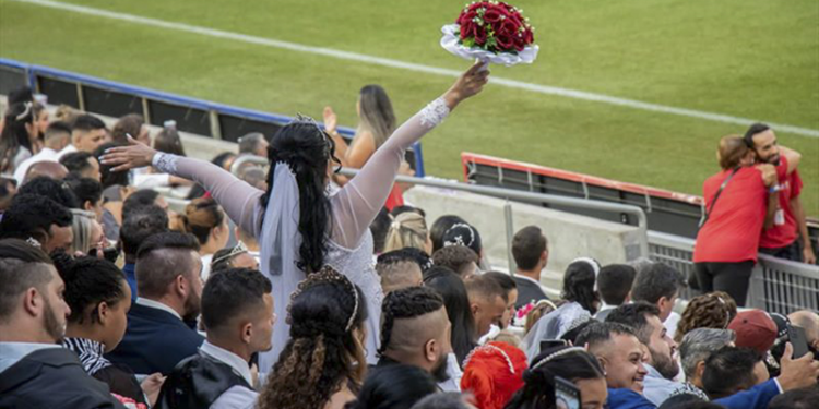 Cras de Curitiba abrem as inscrições para casamento coletivo gratuito na Arena