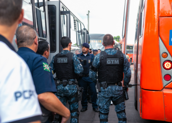 Em operação conjunta, 20 adolescentes são apreendidos por não pagarem passagem em Curitiba