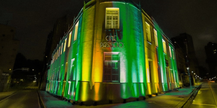 Curitiba se veste de verde-amarelo para torcer pelo Brasil no Oscar 2025