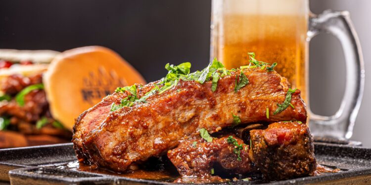 Redwood Burger & Grill celebra o Carnaval com chope em dobro