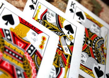 Jogue Poker agora: descubra a emoção das cartas online