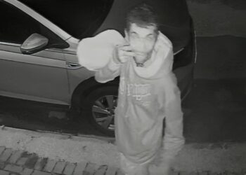 Criminoso invade residência e leva carro de família no Caiuá