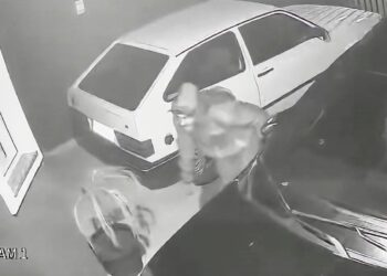 Ladrão trapalhão invade residência e leva tombo quando se preparava para fugir com bicicleta