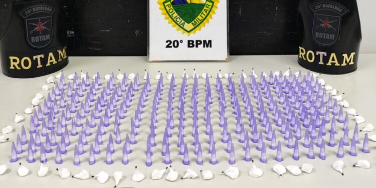 Polícia Militar apreende cocaína após denúncia anônima no 181 em Curitiba