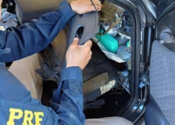 PRF apreende 2 toneladas de maconha em final de semana no Paraná