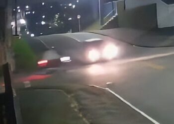 Motociclista fura a preferencial e garupa morre em acidente na RMC