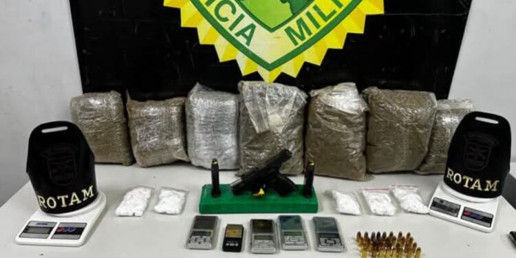 ROTAM prende traficante e apreende drogas e pistola no Sítio Cercado