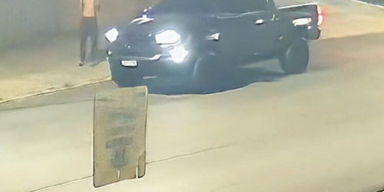 Câmera registra homem sendo executado a tiros em Curitiba