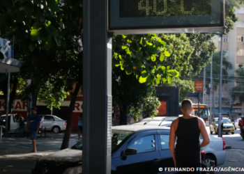 Carnaval deve ser de calor forte e pouca chuva na maior parte do país