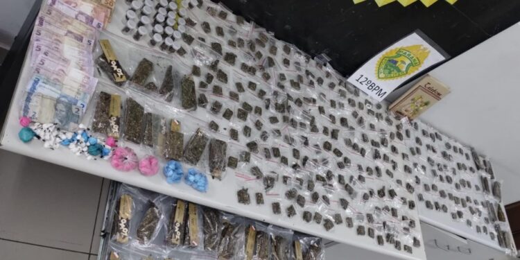 Polícia Militar estoura biqueira no Guaíra em Curitiba