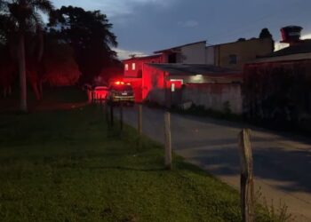 Homem é assassinado a tiros dentro de carro em São José dos Pinhais