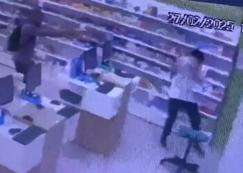 Jovem é executado a tiros quando trabalhava em farmácia; autor do crime foi preso pouco depois