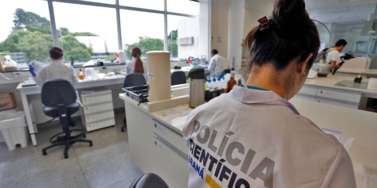 Mulheres na Polícia Científica do Paraná têm papel essencial para elucidação de crimes