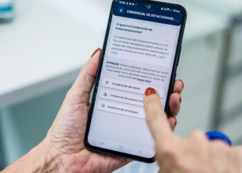 Credenciais de estacionamento para idosos e PCDs podem ser feitas de maneira digital