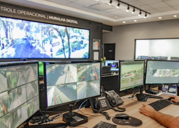 Manutenção de rede em Curitiba interrompe atendimento dos telefones 153 e 199 nesta quinta