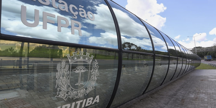 Estação-tubo UFPR começa a funcionar na Linha Verde