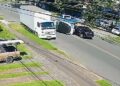 Câmera de segurança registrou acidente envolvendo 4 veículos no Fazendinha