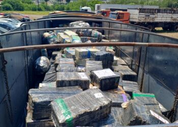 PRF apreende carreta carregada com 5,5 toneladas de maconha no Paraná