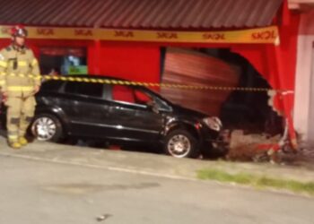 Motorista bêbado atropela e mata criança de 7 anos na calçada em Fazenda Rio Grande