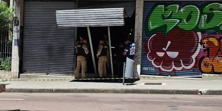 Divisão de Homicídios prende autor de homicídio em bicicletaria no centro de Curitiba
