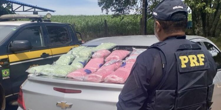 PRF apreende com mulher 90 mil comprimidos de ecstasy e faz 2ª maior apreensão da história da PRF