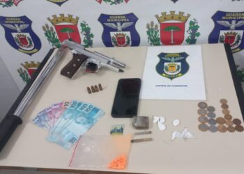 Homem armado tenta fugir da Guarda Municipal na Linha Verde, mas é preso com drogas e pistola 9mm