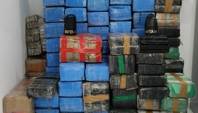 ROTAM apreende quase 2 toneladas de maconha escondidas em carga de soja em São José dos Pinhais