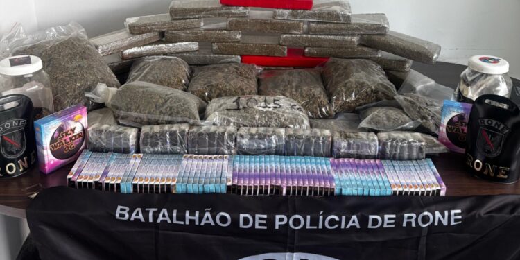 RONE apreende grande quantidade de drogas em Fazenda Rio Grande