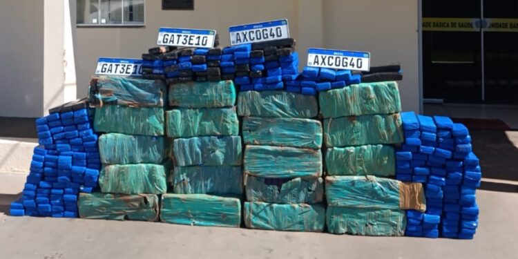 Polícia Militar apreende 470 kg de maconha após acompanhamento tático