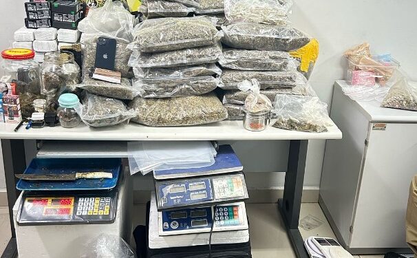 PM fecha laboratório de drogas e apreende grande quantidade de entorpecentes no Uberaba