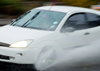 De quem é a responsabilidade em caso de aquaplanagem de veículo na pista?