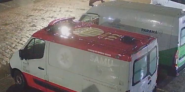 Paciente furta ambulância em Guaratuba e veículo é localizado 2h30 depois em SJP