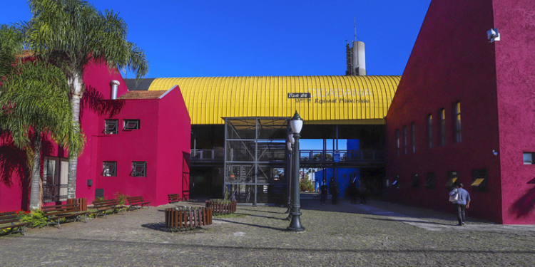 De coveiro a médico: mutirão de empregos oferece 4,5 mil vagas de 50 empresas de Curitiba e RMC