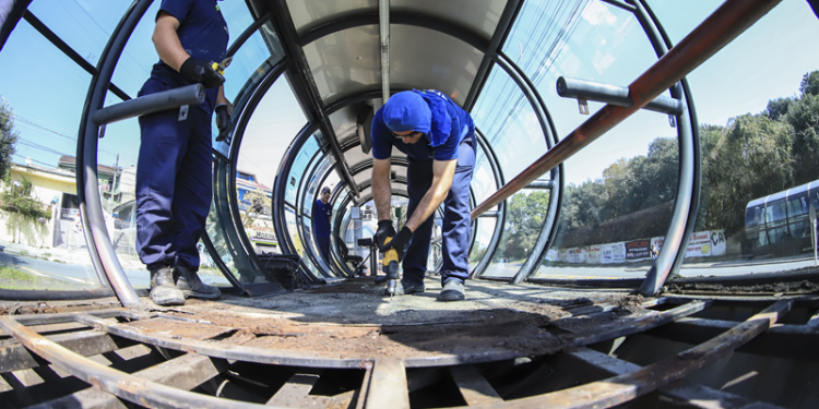 Duas estações-tubo do transporte coletivo entram em obras nesta semana