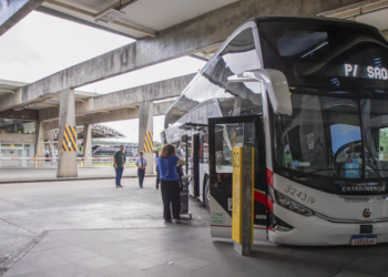 Rodoviária de Curitiba prevê 60 mil embarques e desembarques no feriadão de Páscoa e Tiradentes