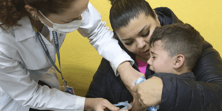 Campanha de vacinação em escolas municipais e CMEIs de Curitiba começa no dia 5 de maio
