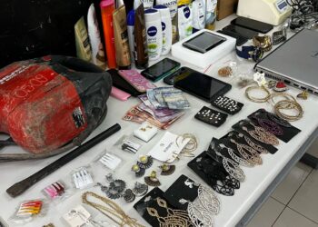 Equipes CORP da Polícia Militar prendem criminosas e recuperam diversos produtos furtados e roubados no centro de Curitiba