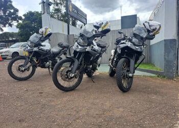 Dupla é presa por tráfico de drogas no Parolin após abordagem do Pelotão Motos motivada por rastreamento de celular roubado