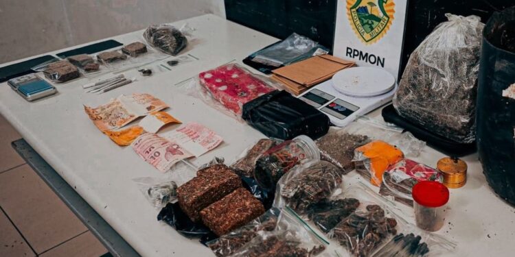 CORP flagra delivery de drogas no Centro de Curitiba