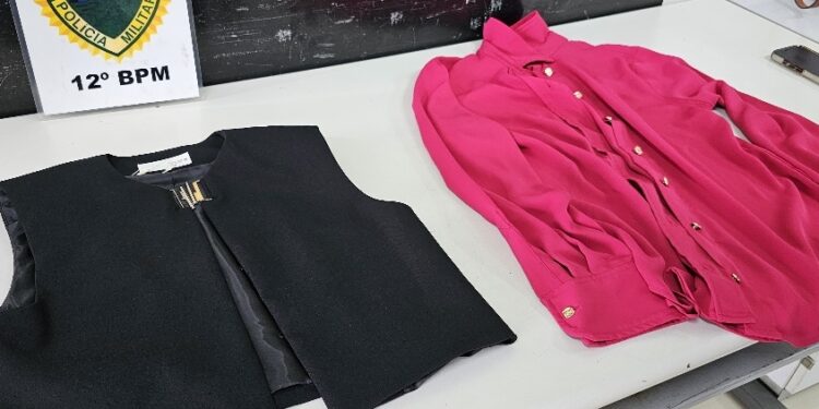 Jovem é presa em flagrante furtando roupas de marca em shopping