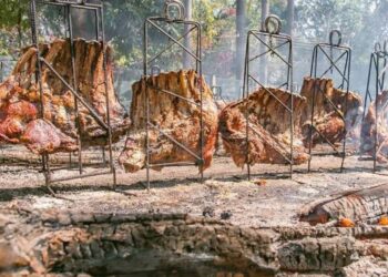 Grande festa na CIC: Paróquia Sagrada Família assará uma tonelada de costela fogo de chão