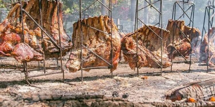 Grande festa na CIC: Paróquia Sagrada Família assará uma tonelada de costela fogo de chão