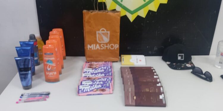 Equipe CORP prende indivíduo que realizou furtos e recupera produtos em Curitiba