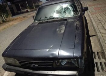 Motorista bêbado atropela ciclista e familiares do condutor do carro agridem PRFs