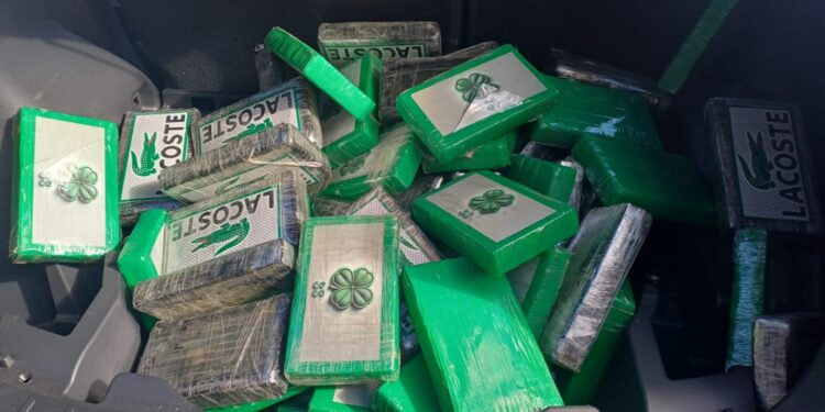PRF apreende carregamento milionário de cocaína que seria entregue em Curitiba