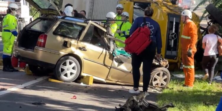 Colisão envolvendo 4 veículos deixa um morto e dois feridos graves na Rodovia do Xisto