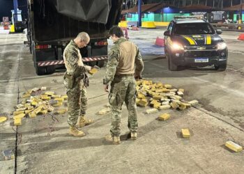 PRF apreende carregamento milionário de crack que seria entregue em Curitiba