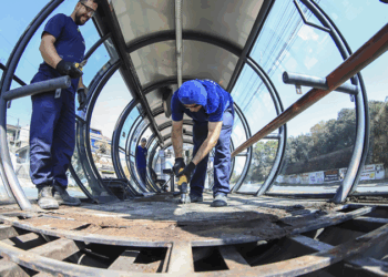 Sete estações-tubo de Curitiba entram em reforma na segunda-feira